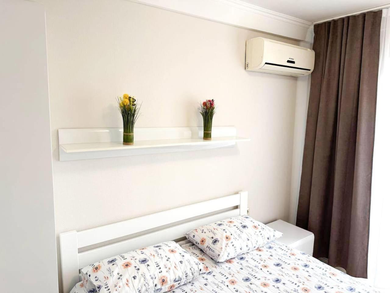Artal Apartment On Obolonskyi Avenue 16A Kiev Esterno foto